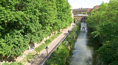 Karl-Heine-Kanal mit Fuß- und Radweg